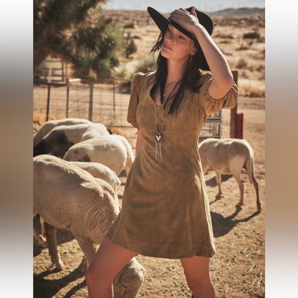27 Faux Suede V-neck Bubble Sleeve Shift Dress - Picture 4 of 5